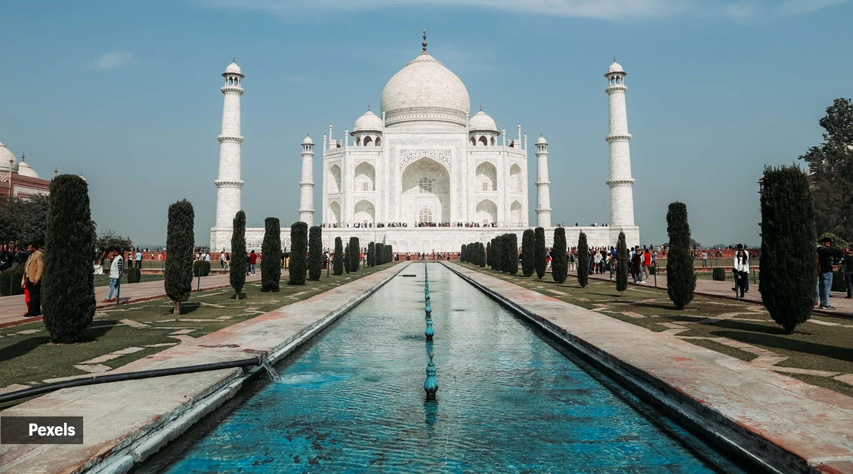 Taj Mahal with Heritage